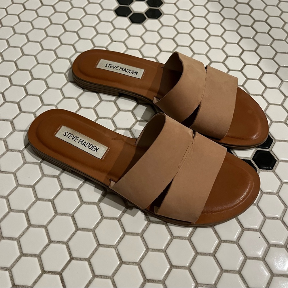 Steve Madden size 7 brown slide sandals